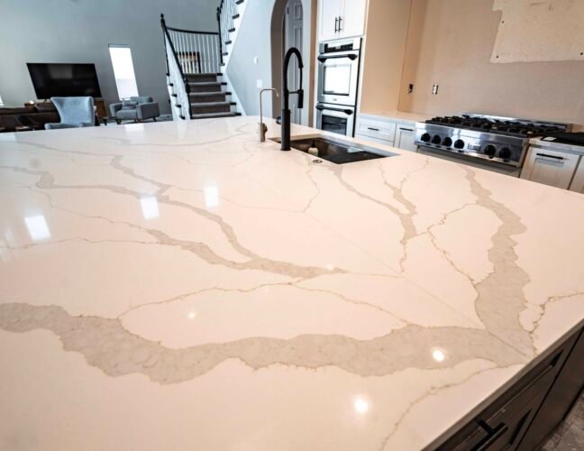 Quartz Oversized Island, vein matching