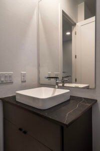 Guest bathroom with Dekton Kelya top.